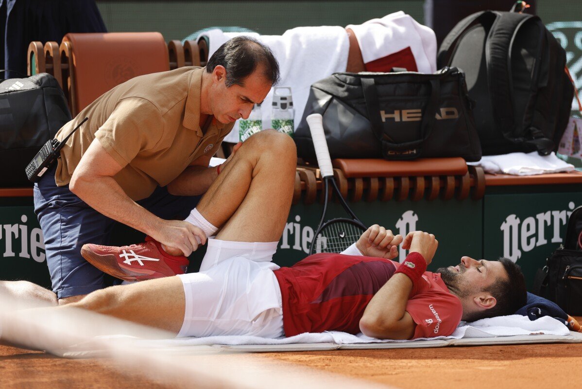 Novak Djokovic diz que sua cirurgia no joelho foi bem-sucedida e ele quer voltar à ação o mais rápido possível  